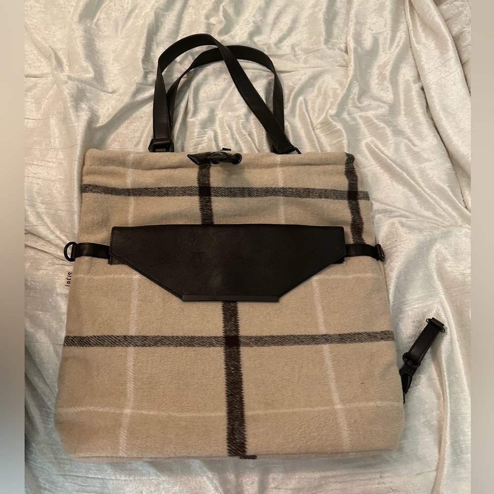 THE MESSENGER TOTE IN PLAID BEIS . limited edition, discontinued